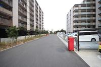 浴室:前面道路は車通りも少ないので駐車が苦手な方でも安心して駐車していただけます。
