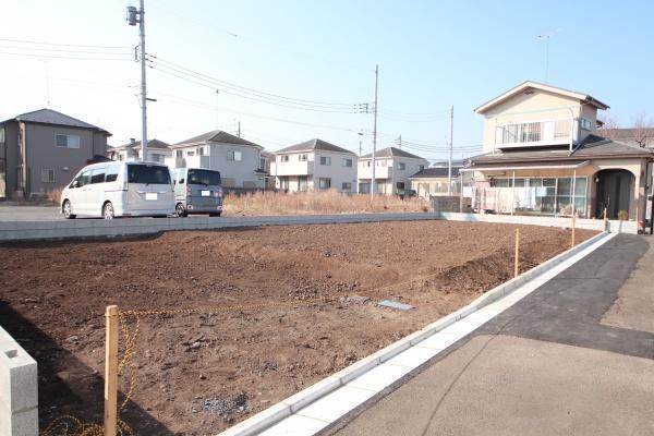 外観:JR中央線「西八王子」駅バス15分停歩2分/建築プランによって車4台駐車可能!