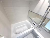 浴室:一日の疲れを癒やしてくれる空間です。入浴剤を入れたりアロマを炊いたりしてみてはいかがでしょうか？
