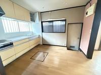リビング:木目調の床が暖かな雰囲気を醸し出すダイニング！