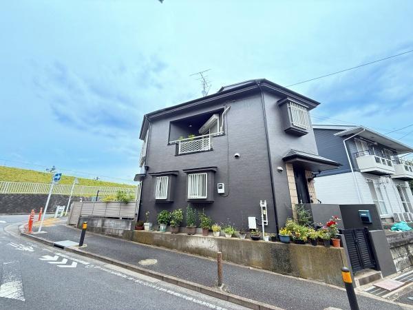 外観:京王線「百草園」駅徒歩11分