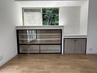 収納:洋室に備えられた収納は、シンプルで洗練されたデザイン。必要な物をすっきりと整理し、空間を有効活用できます。