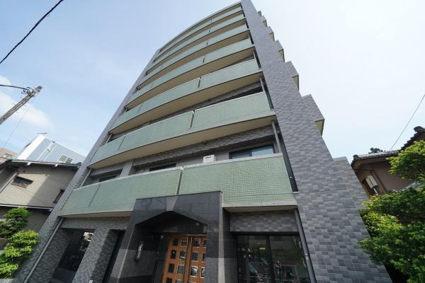 外観:JR中央線「高尾」駅徒歩9分