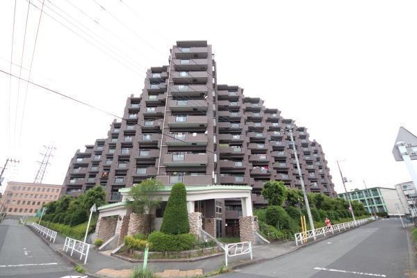 外観:多摩モノレール「中央大学・明星大学」駅徒歩3分