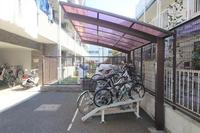 その他:広々した停めやすい駐輪場です。