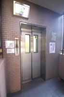 その他:当物件は、エレベーターがあります。
上層階の方でも、荷物の持ち運びはらくらくです。