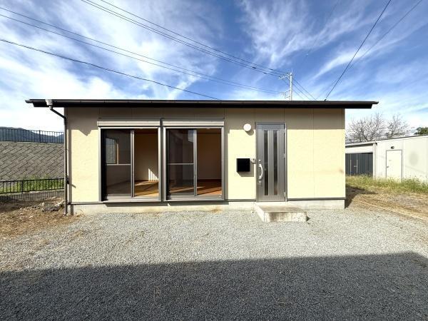外観:本物件は接道が2m未満のため、再建築不可でございます。
