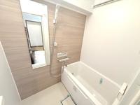 浴室:新しいユニットバスで一日の疲れをリセット！心も身体も癒される、上質なリラックスタイムを！