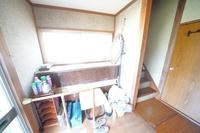 その他:すっきりとした玄関です。
シューズボックスの棚の上には飾りなどがおける空間となっております。