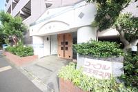 その他:開放的なエントランス
車をつけることが出来、とても便利です。