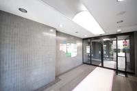 キッチン:小中学校は徒歩圏内にありますので、お子様を安心して学校に見送ることができそうですね。