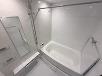 浴室:一日の疲れを癒やしてくれる空間です。入浴剤を入れたりアロマを炊いたりしてみてはいかがでしょうか？