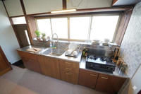 その他:広々した使い勝手の良いキッチン！ ※テーブルコンロと小物等はCGを用いたホームステージングによるものです。